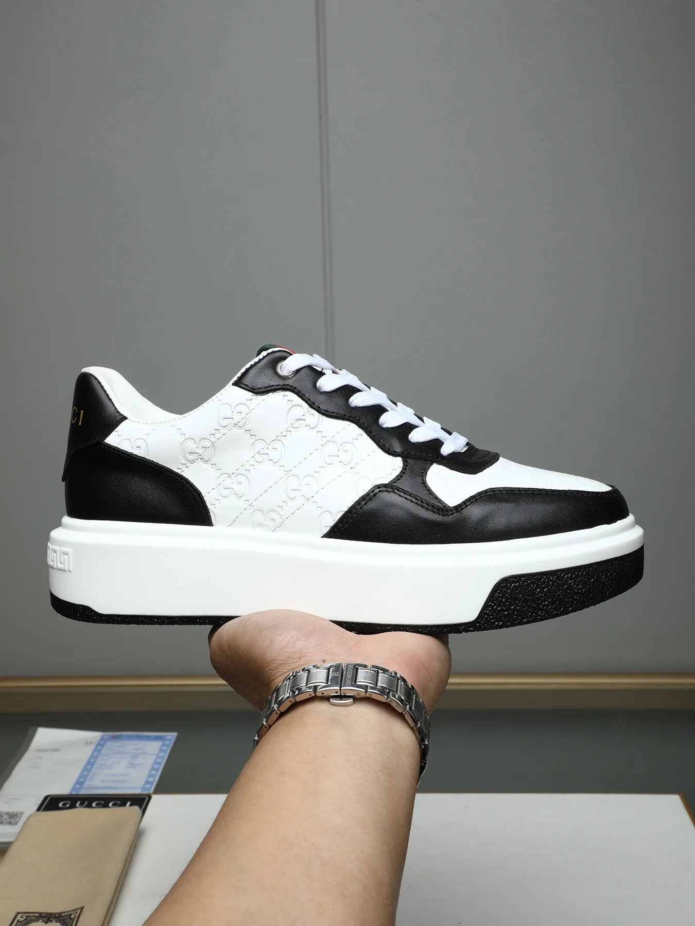 Men's shoes 💰480 New men's shoes GUCCI Fashion trend Made of first-layer calfskin ➕ washed sheep lining! The foot feels super comfortable and the workmanship is impeccable. Foam ultra-light outsole, size: 38-44 (45 customized) 4 colors to choose from!